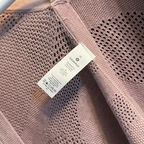 Lululemon Find Your Light Wrap shawl - OS - Picture 2 of 4